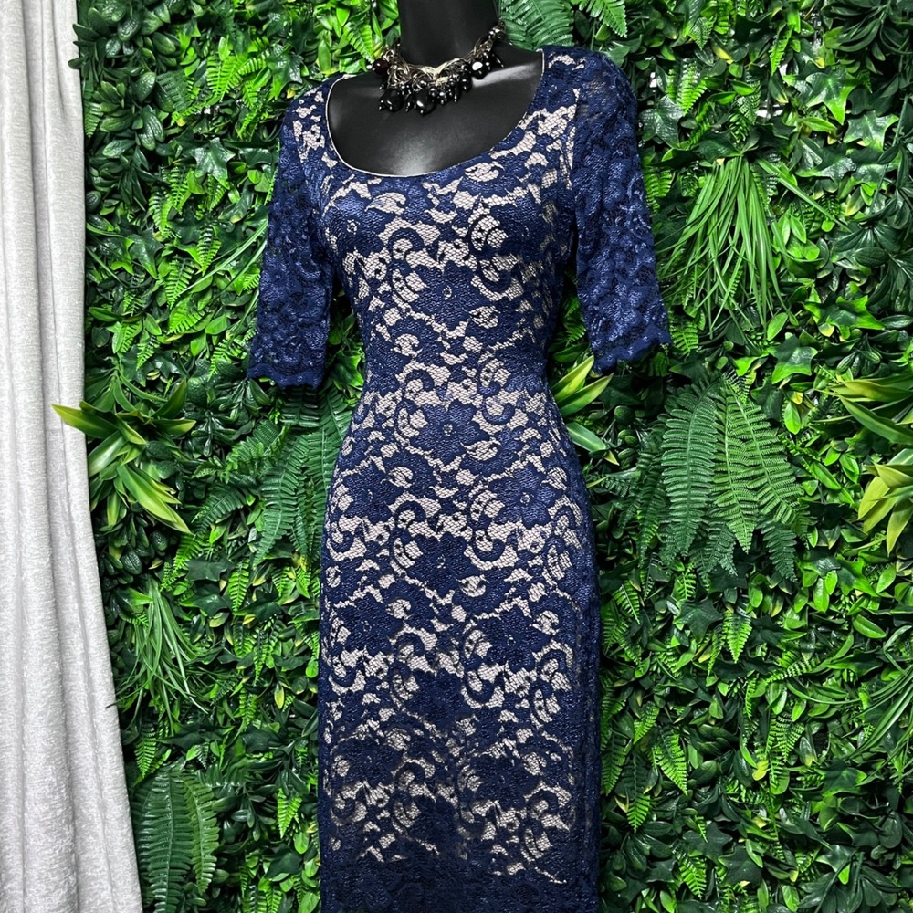 Badgley Mischka Belle Dress Size 0 Blue Floral Lace Sheath Scoop Neck 3943